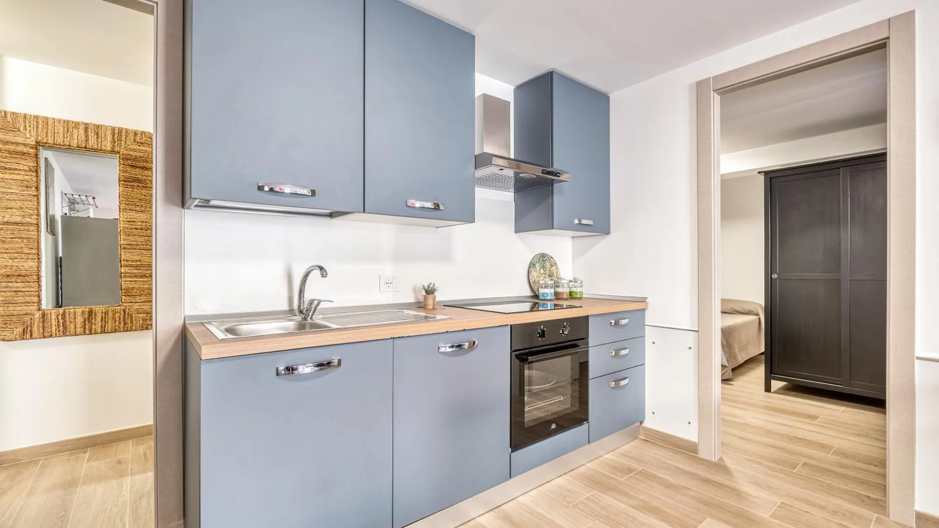 Merlo Apartments - Happy Rentals Ceriale Italy