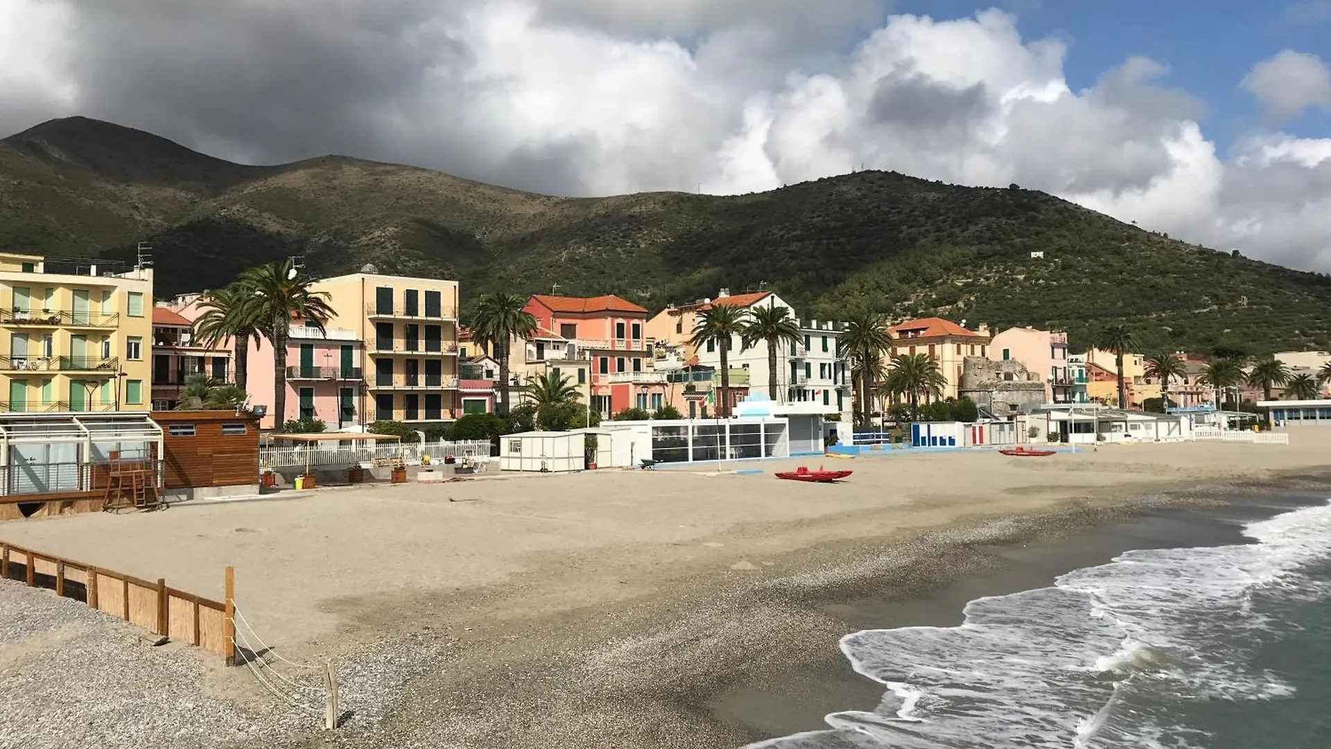 Merlo Apartments - Happy Rentals Ceriale Italy